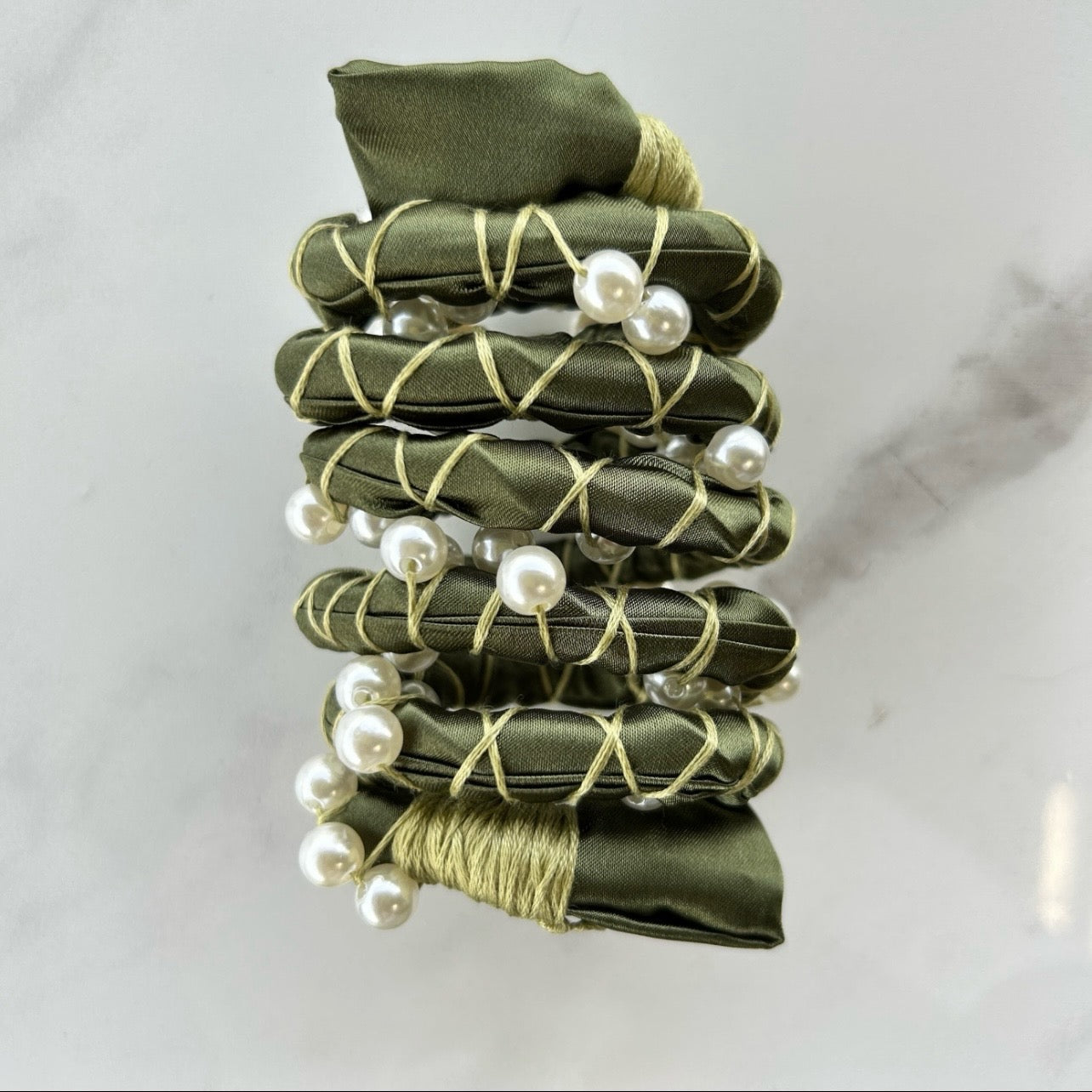 Pearl Fully Wrapped Spiral Tie