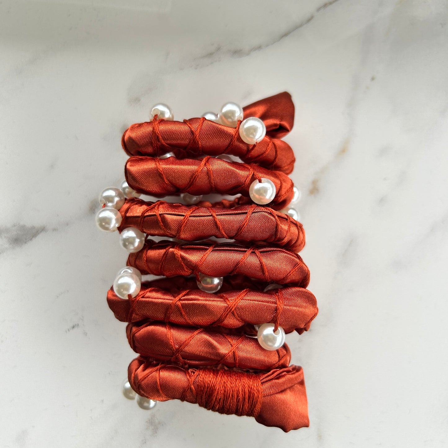 Pearl Fully Wrapped Spiral Tie